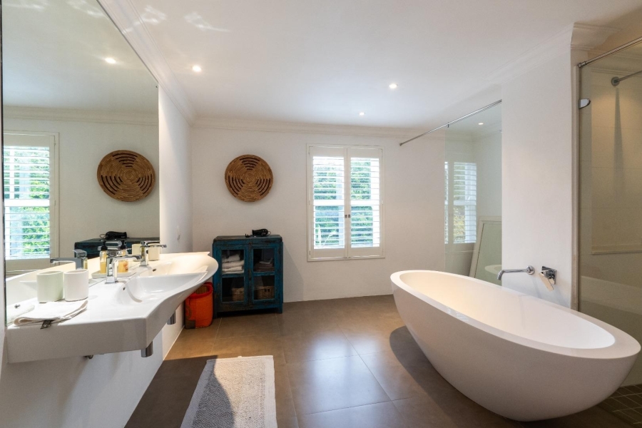 To Let 4 Bedroom Property for Rent in Franschhoek Western Cape